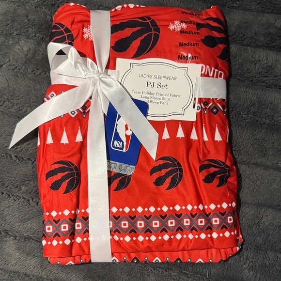 NBA Raptors Red Ladies' Sleep Set - Picture 1 of 2